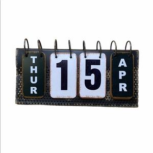 Vintage-Style Desk Perpetual Calendar
